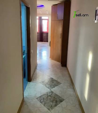 3 սենյականոց բնակարան Էրեբունու փողոցում, 64 քմ, 3/5 հարկ, եվրովերանորոգված, քարե շենք