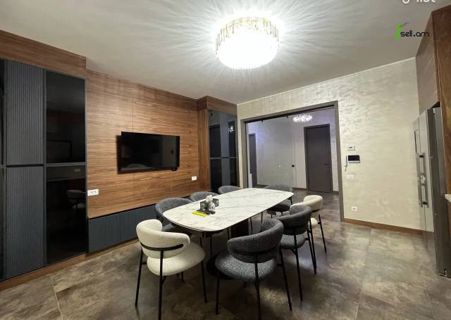 4 սենյականոց բնակարան նորակառույց շենքում Հյուսիսային պողոտայում, 180 ք.մ., 2 սանհանգույց