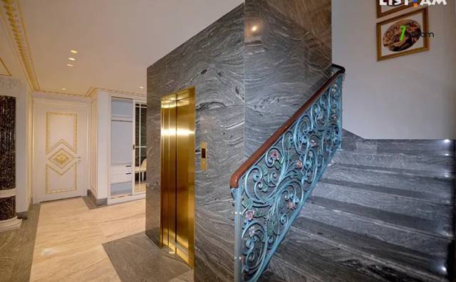 Երեք հարկանի քարե տուն Բաբայան փողոցում Արաբկիրում, 820 քմ, 3+ սանհանգույց, կապիտալ վերանորոգված