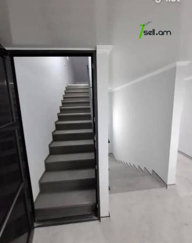 Շենք Մամիկոնյանց փողոցում Արաբկիրում, 960 քմ