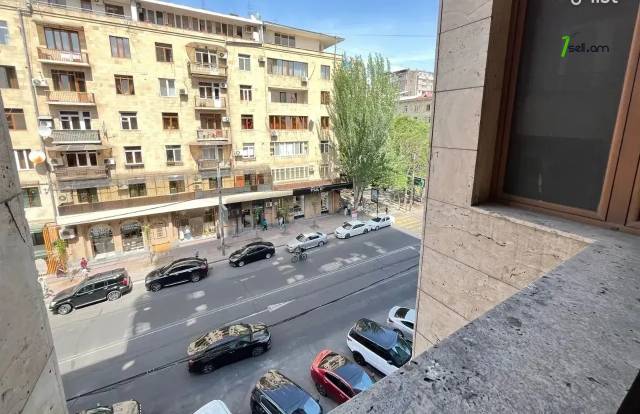 4 սենյականոց բնակարան նորակառույց շենքում Աբովյան փողոցում, 140 քմ, 4/14 հարկ, 2 սանհանգույց