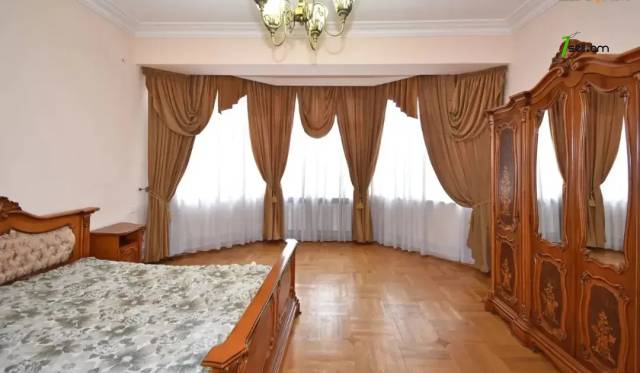 Ընդարձակ 4 սենյականոց բնակարան նորակառույց շենքում Ալեք Մանուկյանի փողոցում, 210 քմ, 2/10 հարկ