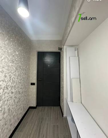 3 սենյականոց բնակարան Մամիկոնյանց փողոցում, 65 ք.մ., 2/5 հարկ, եվրովերանորոգված, քարե շենք