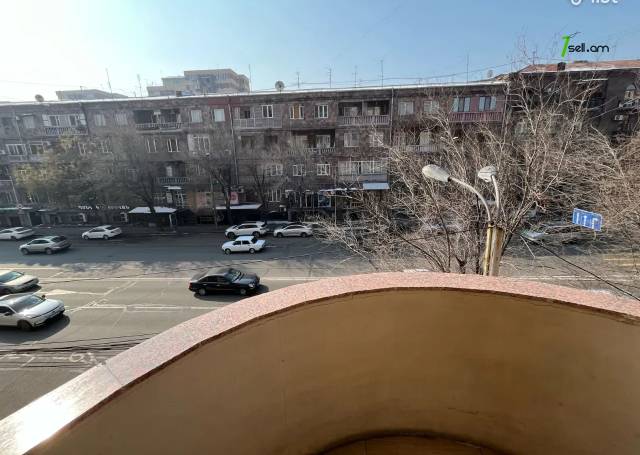 Բազմաֆունկցիոնալ գույք Պարոնյան փողոցում կենտրոնում, 78 քմ