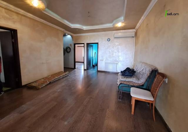 4 սենյականոց բնակարան նորակառույց շենքում Խորենացու փողոցում, 98 ք.մ., 2 սանհանգույց