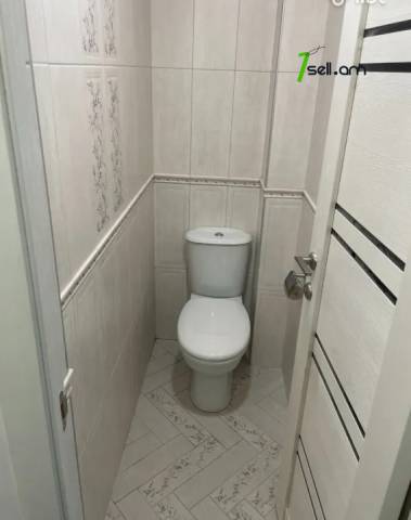 3 սենյականոց բնակարան Գալշոյան փողոցում, 81 ք.մ., 1/5 հարկ, կապիտալ վերանորոգված, քարե շենք