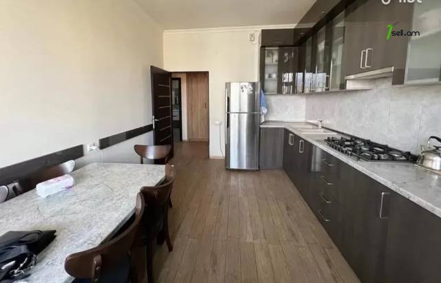 3 սենյականոց բնակարան նորակառույց շենքում Պարույր Սևակի փողոցում, 113 ք.մ., 2 սանհանգույց