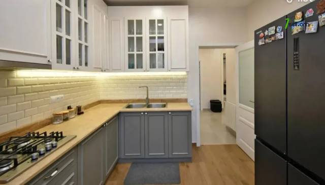 3 սենյականոց բնակարան Կոմիտասի պողոտայում, 88 քմ, նախավերջին հարկ, բարձր առաստաղներ