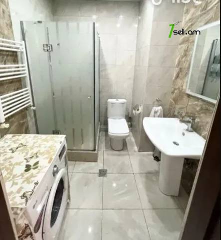 3 սենյականոց բնակարան նորակառույց շենքում Աբովյան փողոցում, 105 քմ, 4/10 հարկ, 2 սանհանգույց
