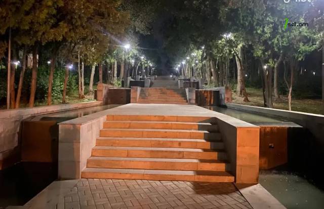 Ընդարձակ 5 սենյականոց բնակարան նորակառույց շենքում Վահրամ Փափազյան փողոցում, 284 ք.մ.