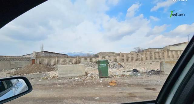 Հողատարածք ընդհանուր օգտագործման Եղվարդում, 18,300 ք.մ.