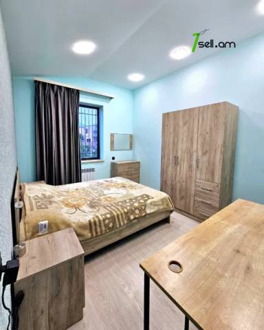 Երկու հարկանի քարե տուն Զովունի 6 փողոցում Զովունիում, 470 ք.մ., 2 սանհանգույց, կապիտալ վերանորոգված