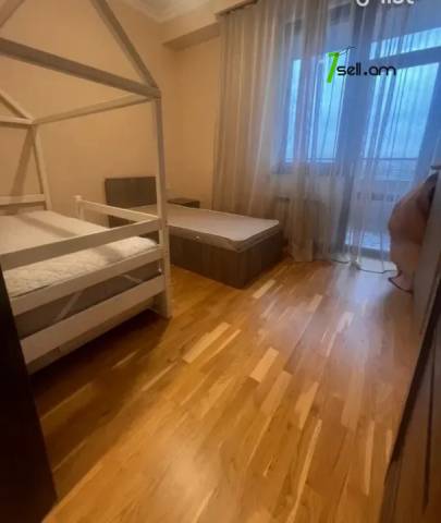 4 սենյականոց բնակարան նորակառույց շենքում Պարույր Սևակի փողոցում, 125 քմ, 9/16 հարկ, 2 սանհանգույց