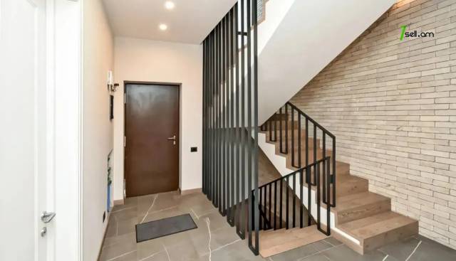 Երկու հարկանի թաունհաուզ Ծարավ Աղբյուր փողոցում Ավանում, 270 քմ, 3+ սանհանգույց