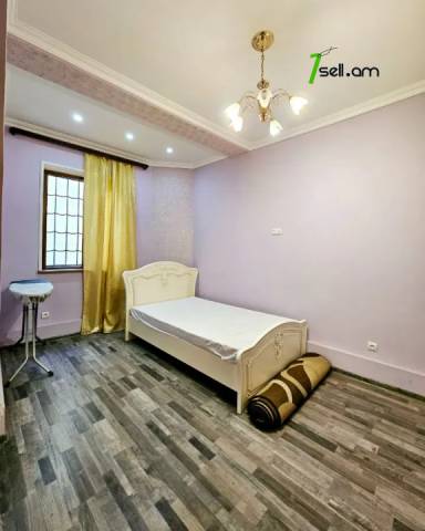 Երկու հարկանի քարե տուն Սևաստոպոլյան փողոցում Արաբկիրում, 572 ք.մ., 3+ սանհանգույց