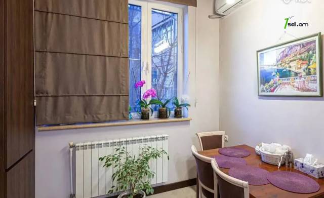 3 սենյականոց բնակարան Մոսկովյան փողոցում, 110 ք.մ., նախավերջին հարկ, բարձր առաստաղներ