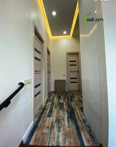 Երկու հարկանի քարե տուն, P. Sevak St Ավանում, 210 ք.մ., 3+ սանհանգույց