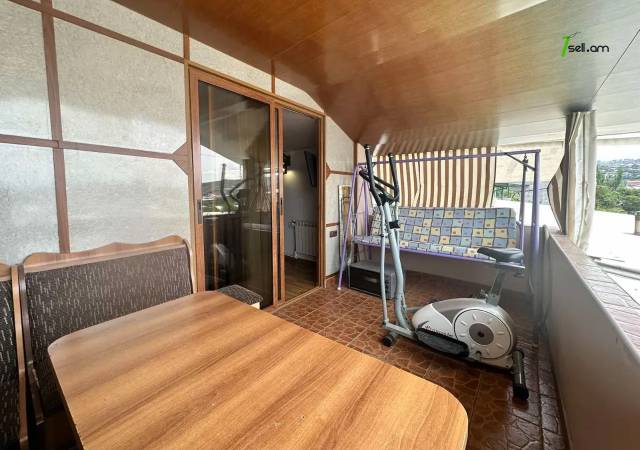 Մեկ հարկանի քարե տուն, Antarayin Street կենտրոնում, 80 քմ, 2 սանհանգույց, կոսմետիկ վերանորոգում