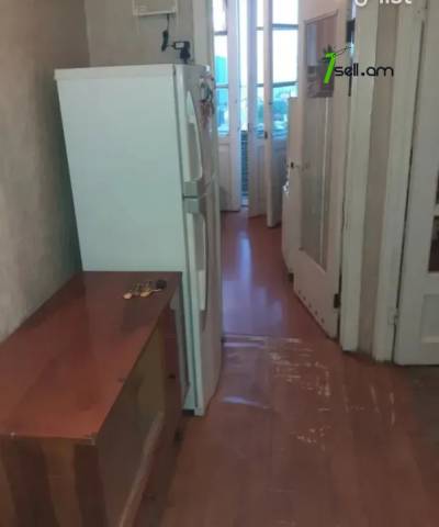 1 սենյականոց բնակարան Կոմիտասի պողոտայում, 48 քմ, 3/5 հարկ, բարձր առաստաղներ, քարե շենք