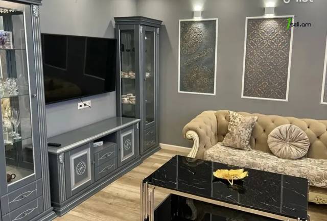 3 սենյականոց բնակարան, Թումանյան թաղամաս, 70 ք.մ., 5/9 հարկ, կապիտալ վերանորոգված