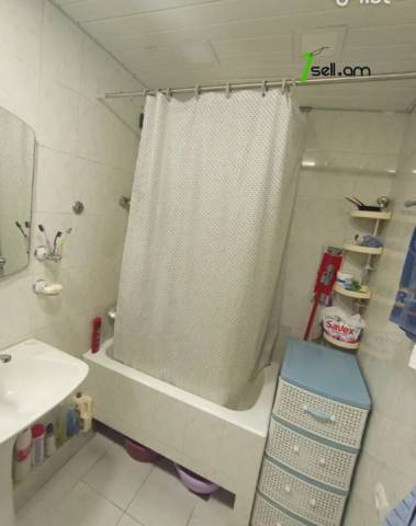 4 սենյականոց բնակարան Գայի պողոտայում, 75 ք.մ., եվրովերանորոգված, քարե շենք