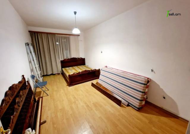 5 սենյականոց բնակարան Սայաթ-Նովայի պողոտայում, 125 քմ, նախավերջին հարկ, կոսմետիկ վերանորոգում