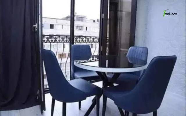 2 սենյականոց բնակարան Եզնիկ Կողբացու փողոցում, 45 ք.մ., 9/11 հարկ, եվրովերանորոգված