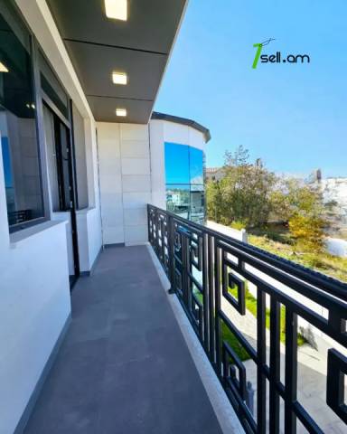 Երկու հարկանի քարե տուն Գարեգին Հովսեփյանի փողոցում Նորք Մարաշում, 950 քմ, 3+ սանհանգույց