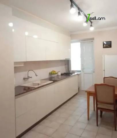 2 սենյականոց բնակարան Կոմիտասի պողոտայում, 57 քմ, 2/5 հարկ, կապիտալ վերանորոգված, քարե շենք