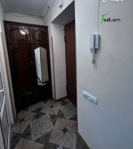 3 սենյականոց բնակարան, Zaqyan Street, 70 ք.մ., 3/5 հարկ, կապիտալ վերանորոգված, քարե շենք