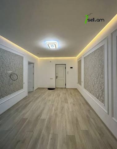 2 սենյականոց բնակարան Արամ Խաչատրյան փողոցում, 46 ք.մ., 1/5 հարկ, եվրովերանորոգված, քարե շենք