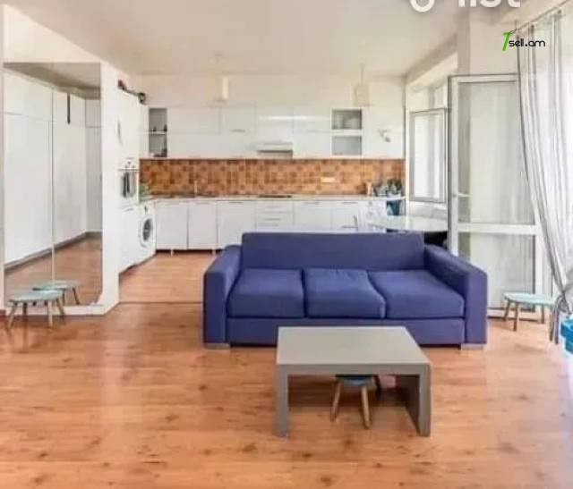 Ընդարձակ 1 սենյականոց բնակարան նորակառույց շենքում Մարշալ Բաղրամյան պողոտայում, 55 ք.մ., 9/17 հարկ