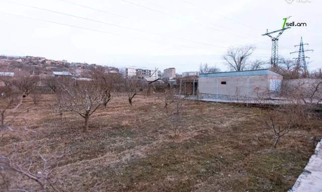 Հողատարածք բնակելի շինությունների համար Ղափանցյան փողոցում Արաբկիրում, 3134 ք.մ.