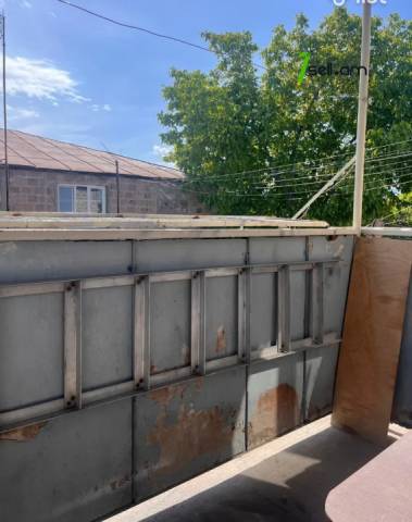 4 սենյականոց բնակարան Հարություն Վերդյանի փողոցում, 108 քմ, 2/2 հարկ, մասնակի վերանորոգում