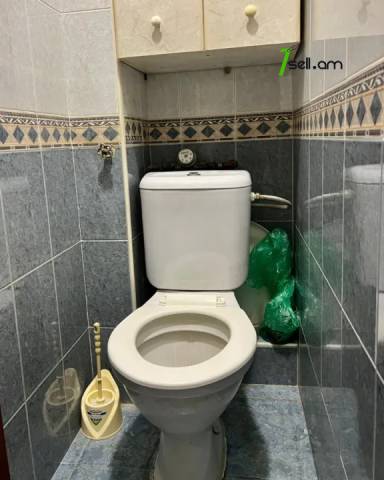 3 սենյականոց բնակարան Մամիկոնյանց փողոցում, 78 ք.մ., 2/5 հարկ, կապիտալ վերանորոգված, քարե շենք