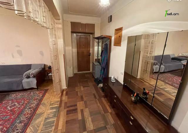 2 սենյականոց բնակարան Նաիրի Զարյան փողոցում, 67 ք.մ., 1/5 հարկ, քարե շենք