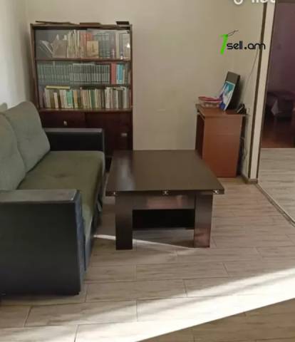 4 սենյականոց բնակարան, Սախարովի հրապարակ, 76 ք.մ., եվրովերանորոգված