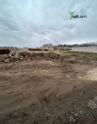 Հողատարածք բնակելի շինությունների համար Մհեր Մկրտչյան փողոցում Ավանում, 2000 ք.մ.