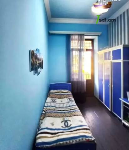 5 սենյականոց բնակարան կենտրոնում, 120 ք.մ., 2 սանհանգույց, բարձր առաստաղներ, 2/5 հարկ