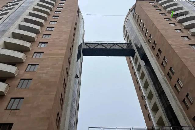 2 սենյականոց բնակարան նորակառույց շենքում Ադոնցի փողոցում, 78 ք.մ., բարձր առաստաղներ, 5/16 հարկ