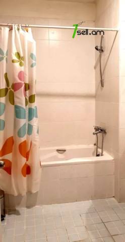 Մեկ հարկանի քարե տուն, Վահագնի Թաղամաս Աջափնյակում, 1600 ք.մ., 2 սանհանգույց, եվրովերանորոգված