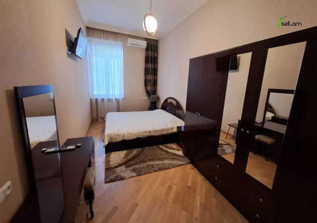 3 սենյականոց բնակարան Թումանյան փողոցում, 121 ք.մ., 2 սանհանգույց, բարձր առաստաղներ, 3/7 հարկ