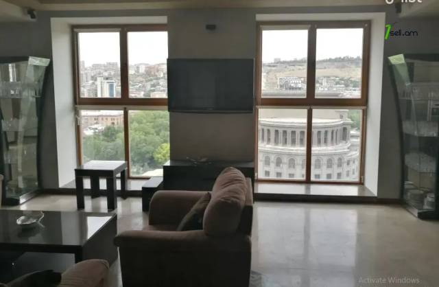 Ընդարձակ 3 սենյականոց բնակարան նորակառույց շենքում Հյուսիսային պողոտայում, 175 ք.մ., 2 սանհանգույց