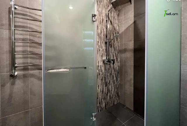 3 սենյականոց բնակարան նորակառույց շենքում Փավստոս Բուզանդի փողոցում, 72 ք.մ., բարձր առաստաղներ