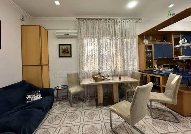 4 սենյականոց բնակարան Աղայան փողոցում, 125 ք.մ., 2 սանհանգույց, բարձր առաստաղներ, 2/5 հարկ