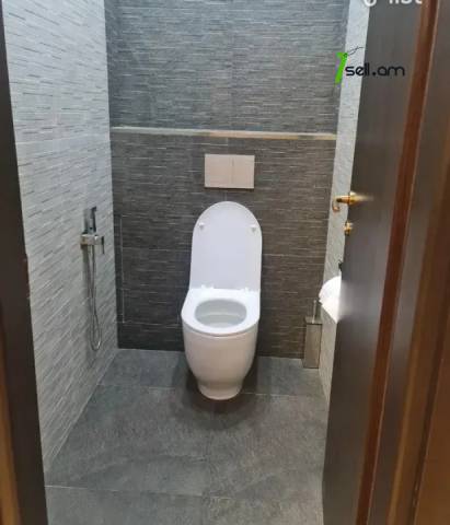 3 սենյականոց բնակարան նորակառույց շենքում Հրաչյա Ներսիսյան փողոցում, 115 քմ, բարձր առաստաղներ