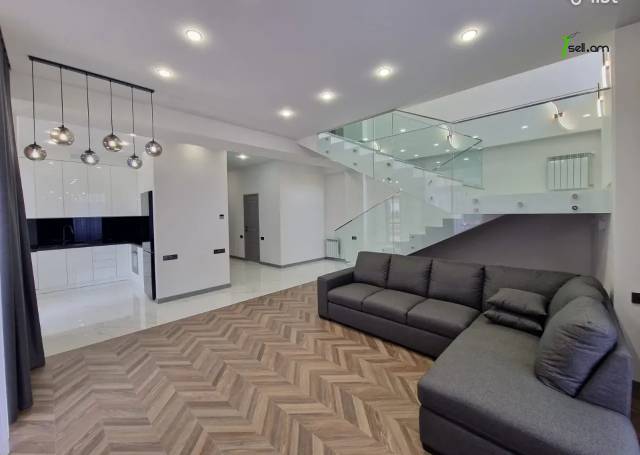 4 սենյականոց բնակարան նորակառույց շենքում, Ներսիսյան փողոցի փակուղի, 200 քմ, նախավերջին հարկ