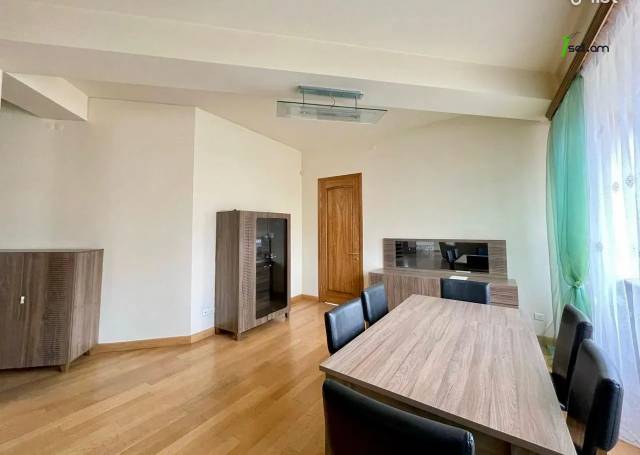 Ընդարձակ 4 սենյականոց բնակարան նորակառույց շենքում Զաքյան փողոցում, 270 ք.մ., 3+ սանհանգույց