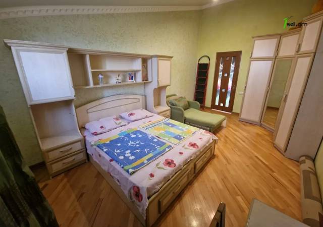 Երկու հարկանի քարե ամառանոց 12-րդ փողոցում Պտղնիում, 600 ք.մ., 3+ սանհանգույց, եվրովերանորոգված