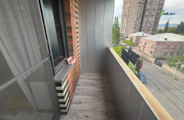 3 սենյականոց բնակարան, Թբիլիսյան խճուղի, 72 քմ, մասնակի վերանորոգում, քարե շենք